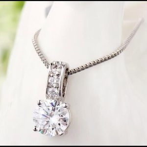 New 925 silver white sapphire pendant withgift box